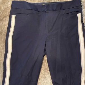 Pant that hit above the ankle